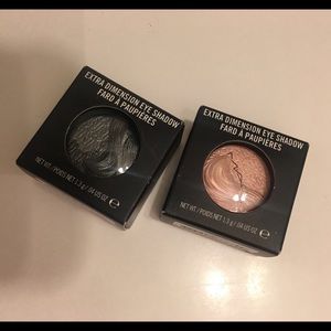 MAC Cosmetics extra dimension eyeshadow